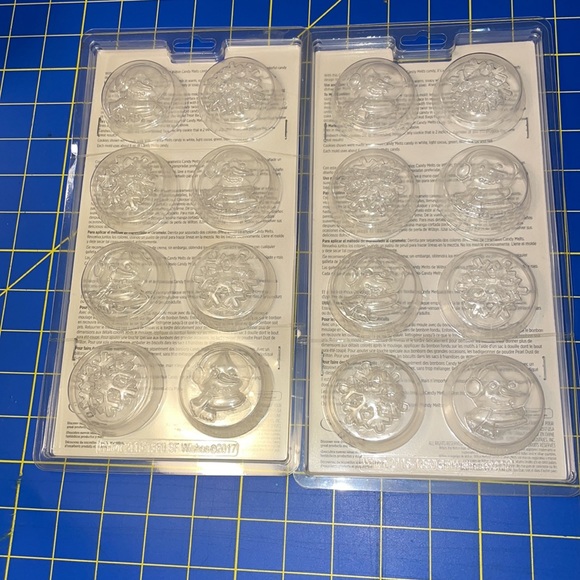Wilton Cookie Candy Mold Set- 2 molds x 2. - Picture 2 of 2